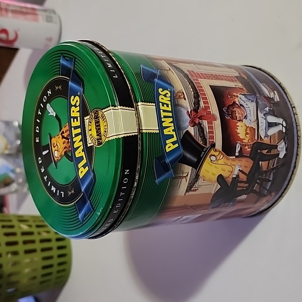 PLANTERS 1997 LIMITED EDITION TIN CAN. 1RST IN A SERIES. - Picture 1 of 8